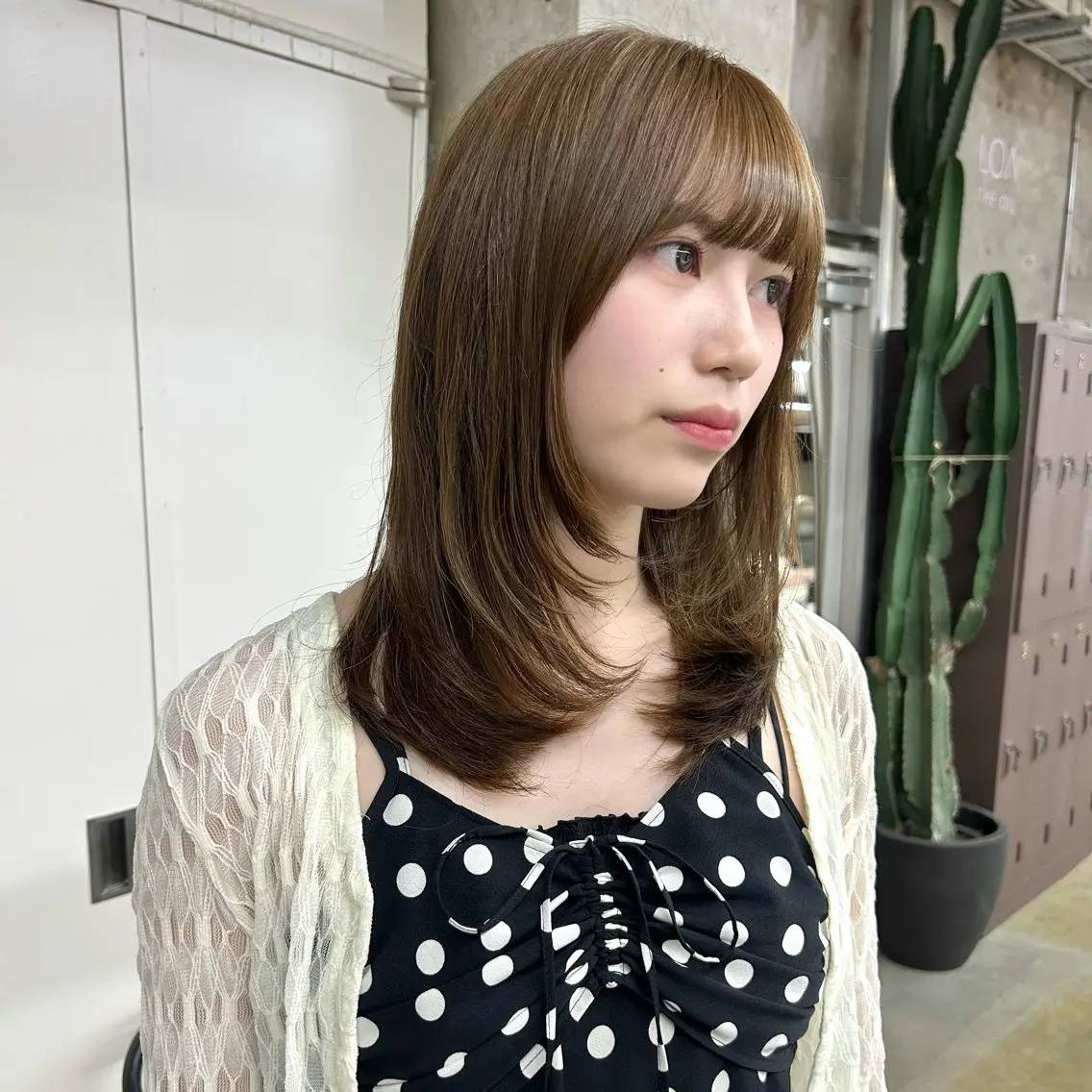 セミロング カラー ベージュカラー ブリーチ 透明感カラー ダブルカラー ブリーチなしカラー カット ヘアカラー 伊藤ほのか/柔らかパ ーマ/ダブルカラーのヘアスタイル