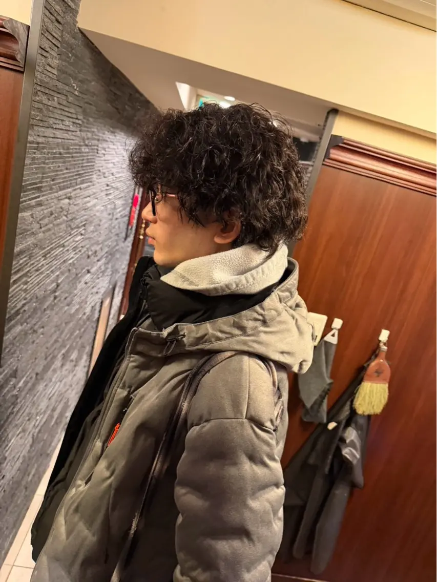 パーマ メンズ ワガ カズマのヘアスタイル