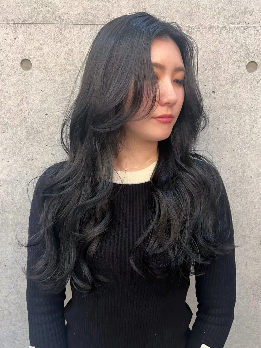 ロング カラー カット ヘアカラー 宮田 凪沙のヘアスタイル