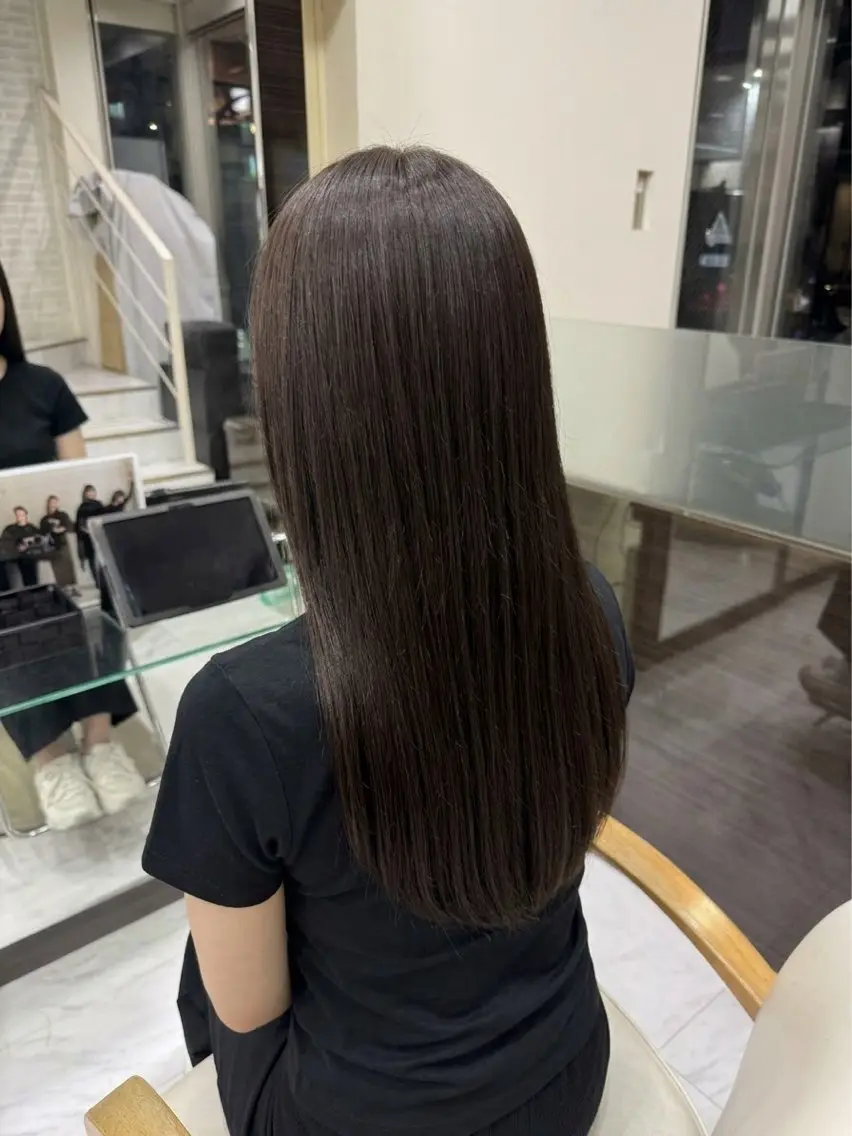 ロング カラー アッシュ アッシュブラウン ブラウンカラー レイヤーカット カット ヘアカラー 渡部 子龍のヘアスタイル