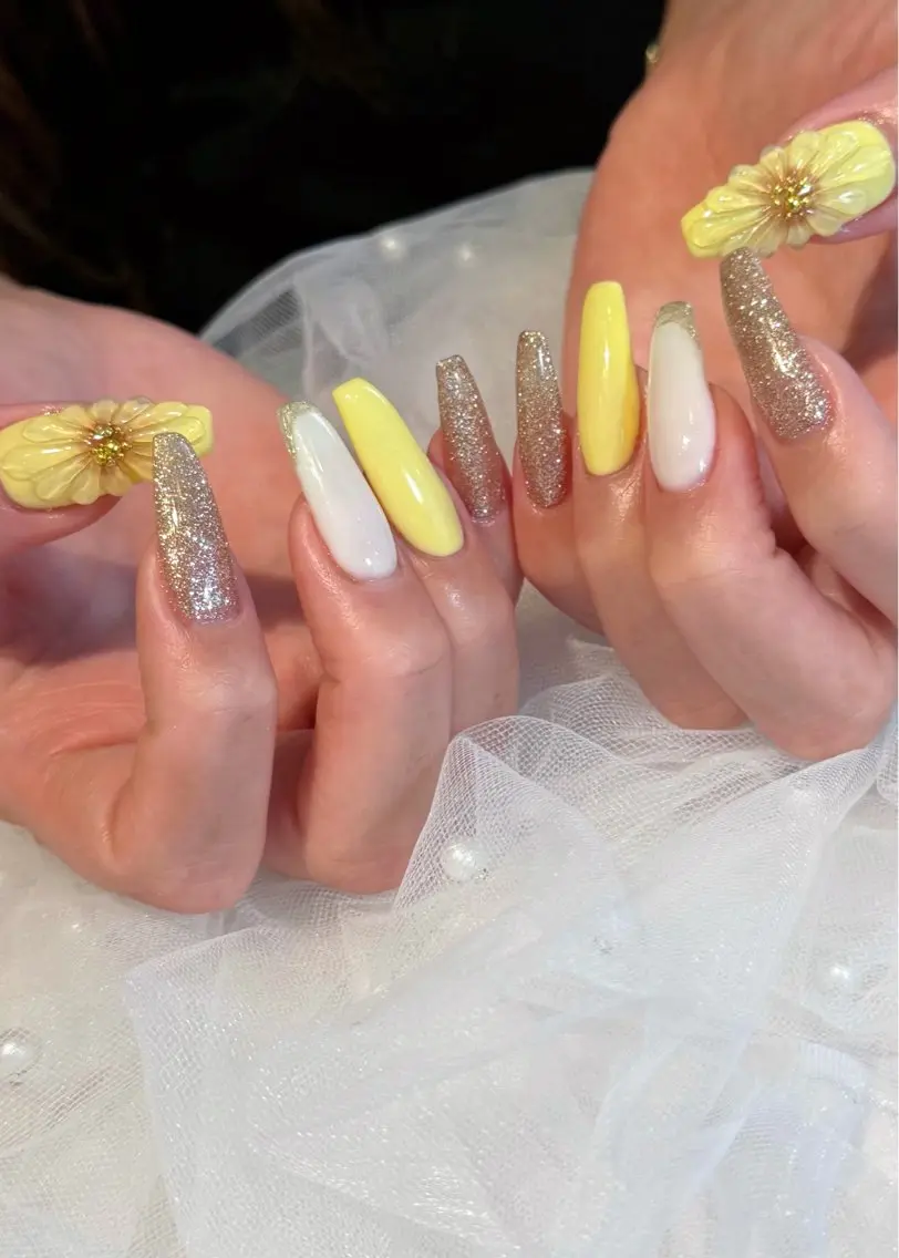 ネイル クリアネイル フラッシュネイル フラッシュマグ フレンチネイル マグネットネイル Luana nailのネイルデザイン