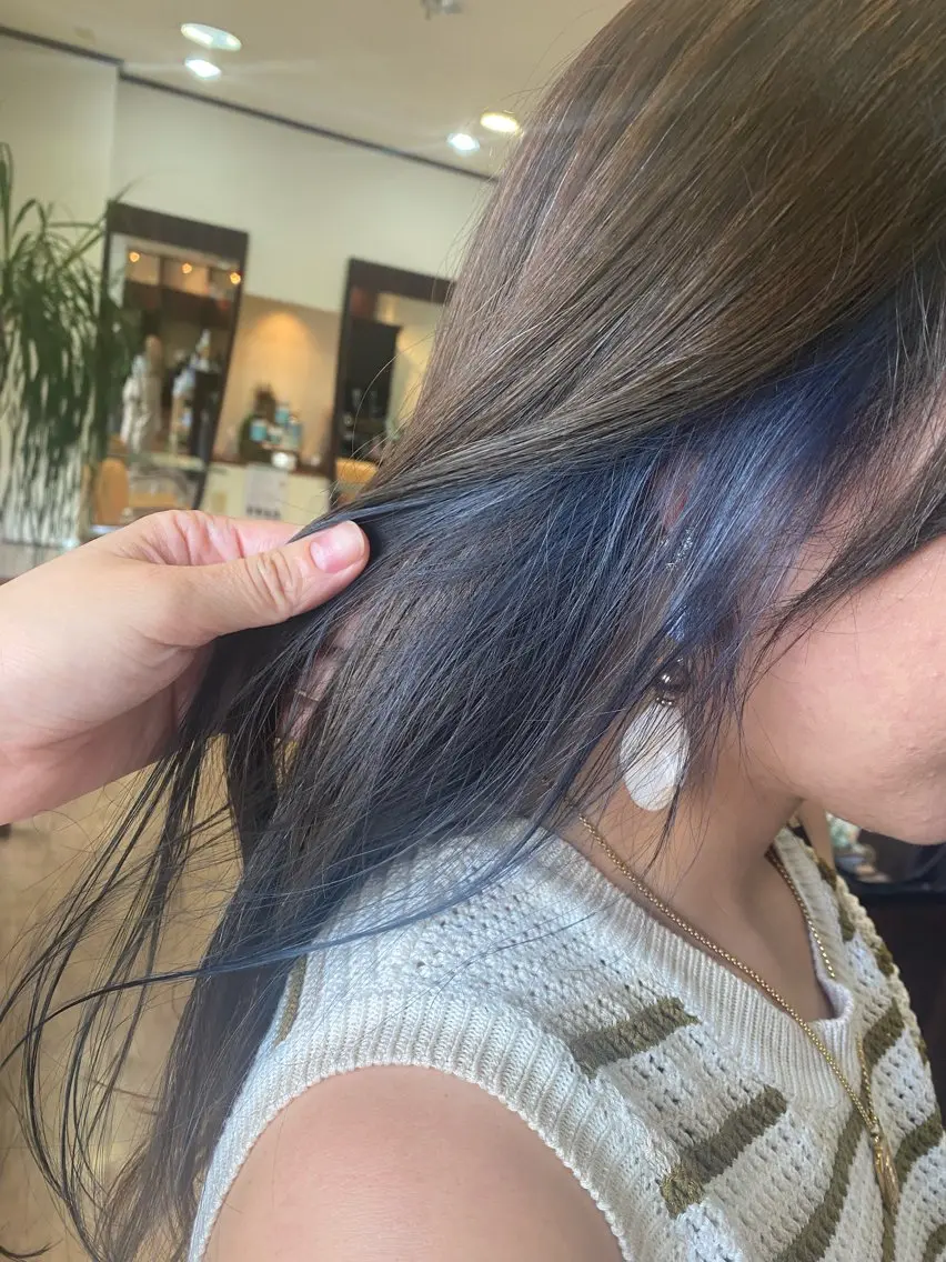 ロング カラー ブルーカラー インナーカラー サプリームヘア 飯田みち瑠のヘアスタイル