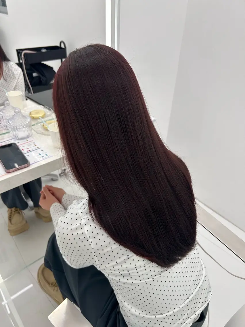 ロング カラー ベージュカラー 透明感カラー レッドカラー 顔まわりレイヤー 顔周りカット トリートメント 前髪/顔周り/透明感 艶カラーとどさんのヘアスタイル