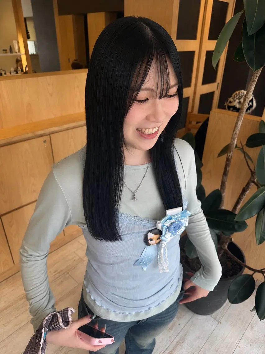 ロング トリートメント カット ヘアカラー トリートメント 森浦 莉乃のヘアスタイル
