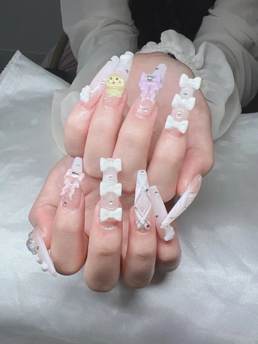 ネイル 長さ出し グラデーション キラキラネイル マグネットネイル ニュアンスネイル ハンドネイル Lee Nails チップ長さだし専門店のネイルデザイン