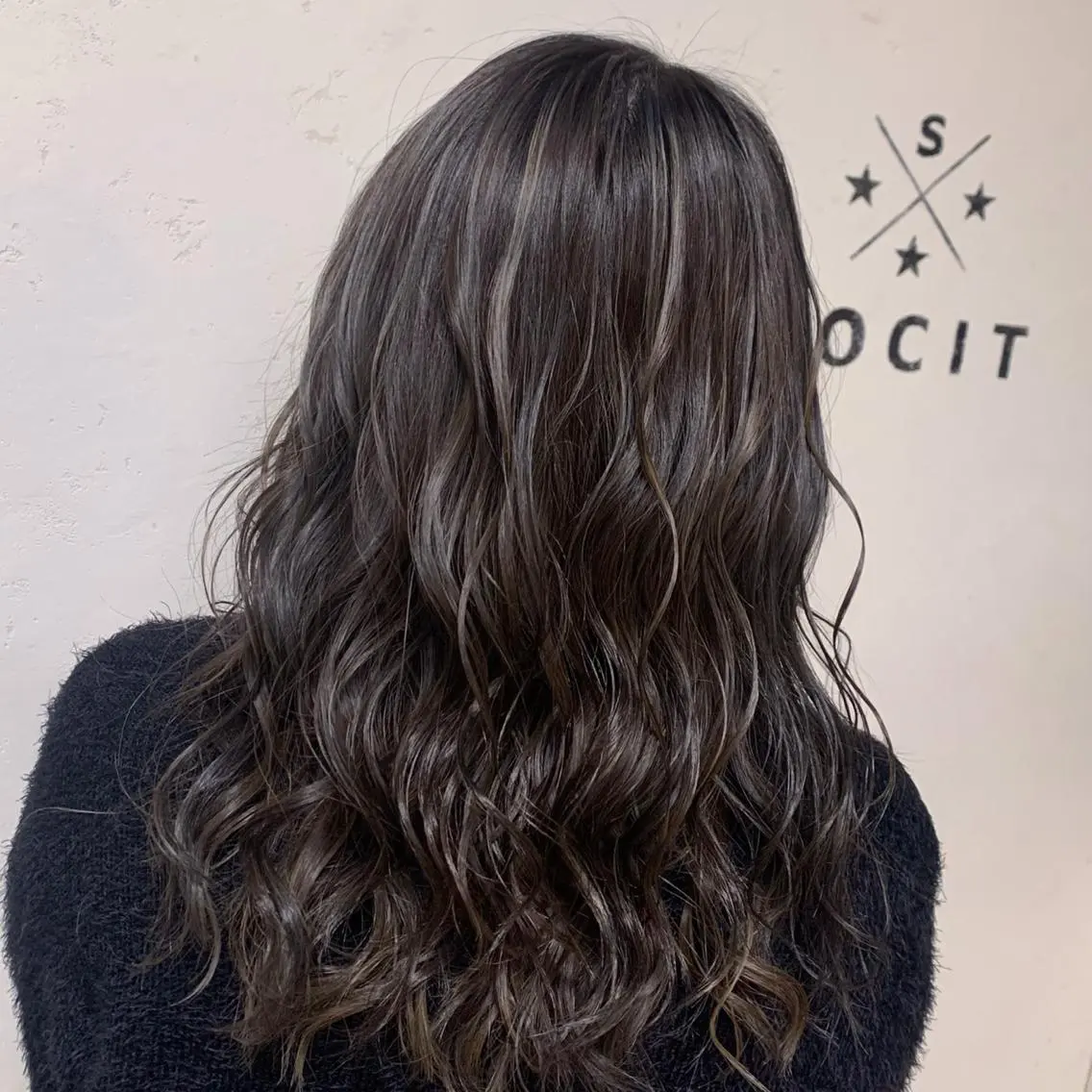 セミロング カラー 山﨑 大二郎のヘアスタイル