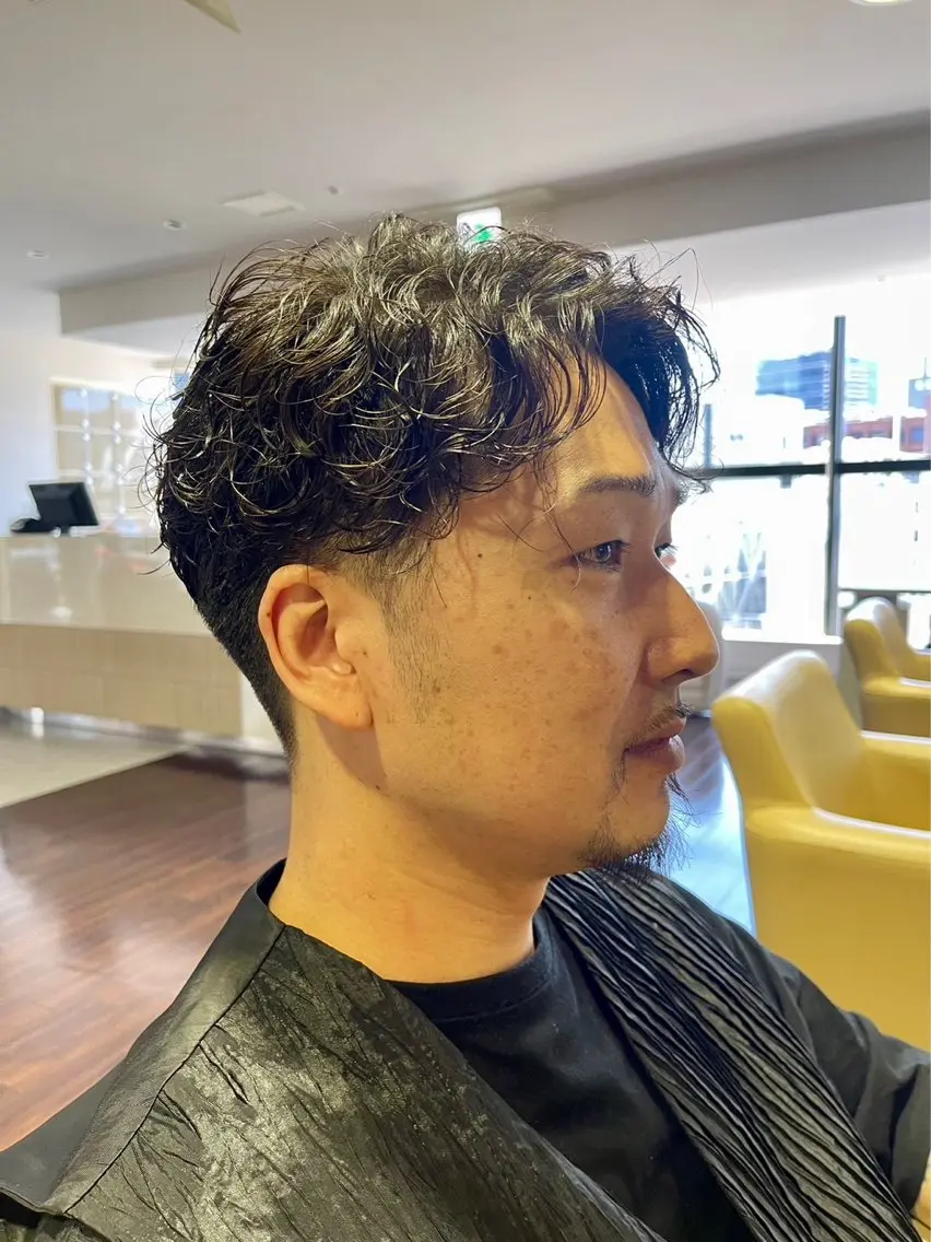 パーマ メンズ メンズパーマ 刈り上げ 鶴﨑 美優亜のヘアスタイル