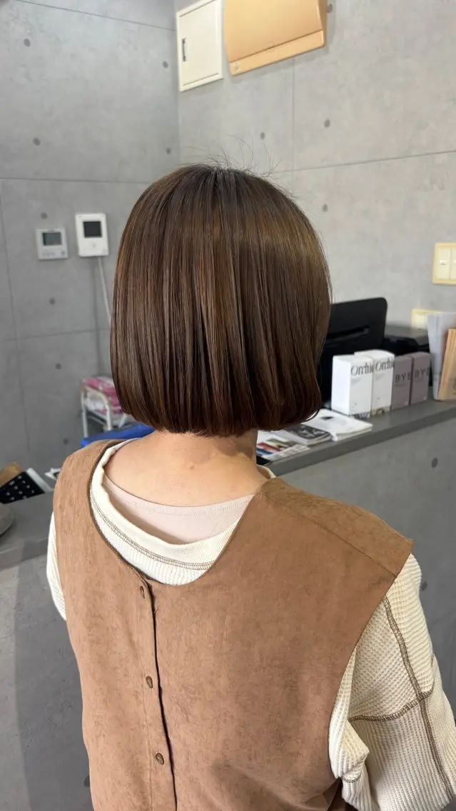 ミディアム ショートボブ ボブ ハイライト 髪質改善 レイヤーカット REVE 美容室のヘアスタイル