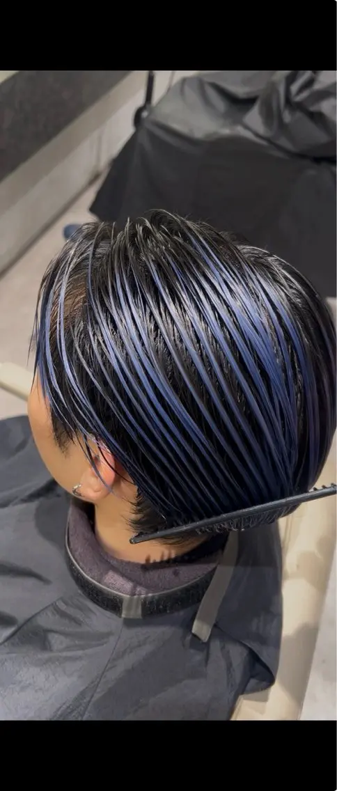 カラー ブリーチ ケアブリーチ ハイトーンカラー 春島 翼のヘアスタイル