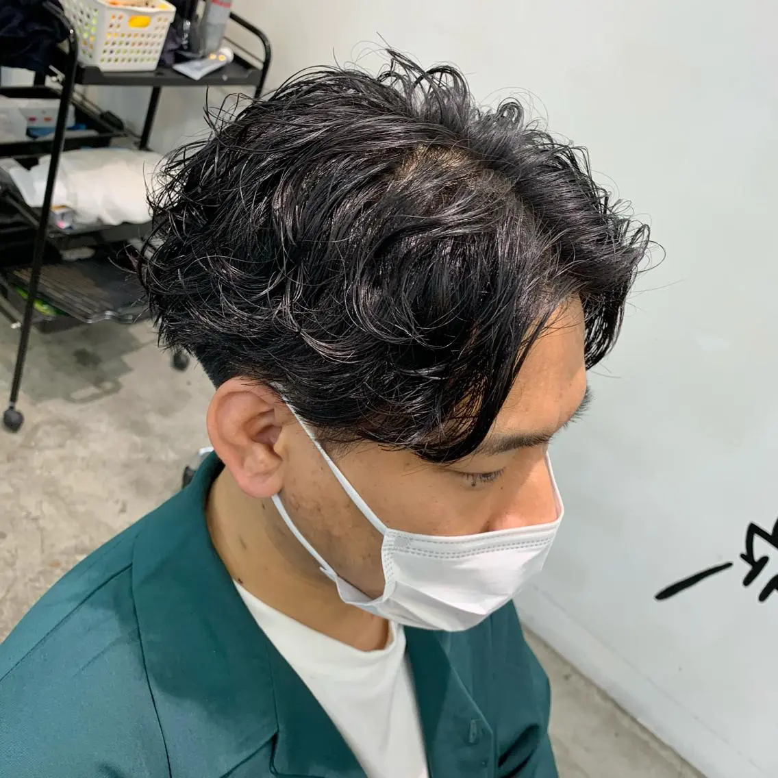 ショート パーマ メンズ センターパート カット パーマ メンズ特化美容師/ 藤戸 椋のヘアスタイル