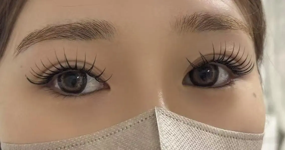 マツエク・マツパ フラットラッシュ 韓国風マツエク パリジェンヌラッシュリフト まつげパーマ 下まつげエクステ Nami🐳マツエク 🌸新大久保LED店のマツエク・マツパデザイン