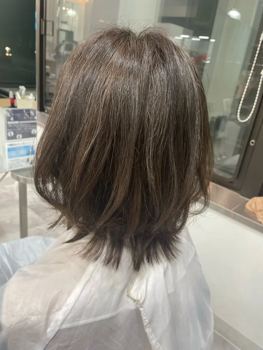 カラー アッシュ ヘアカラー 尾崎 美晴の眉毛・アイブロウイメージ
