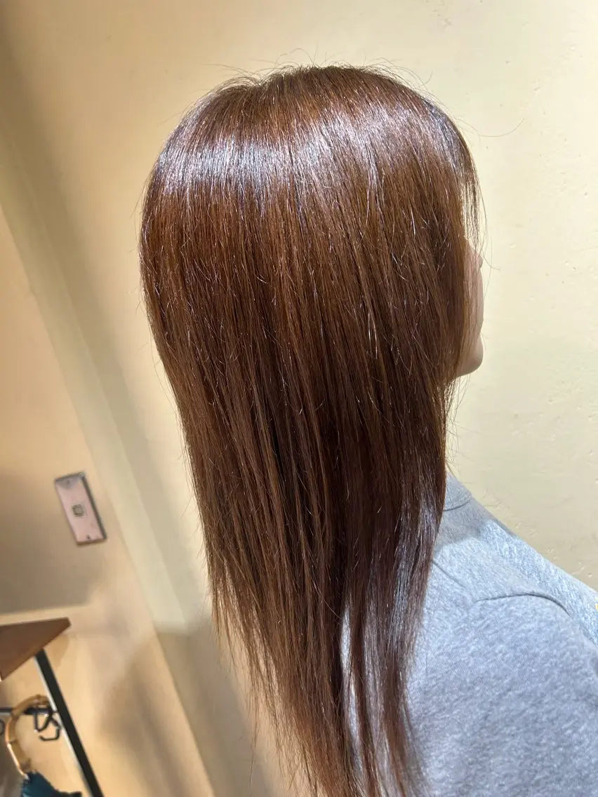 セミロング カラー アッシュ ベージュカラー ハイトーンカラー 酢谷 愛のヘアスタイル