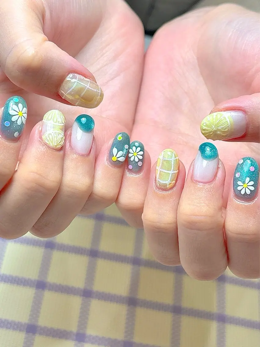 ネイル POPPY nail Yumiのネイルデザイン