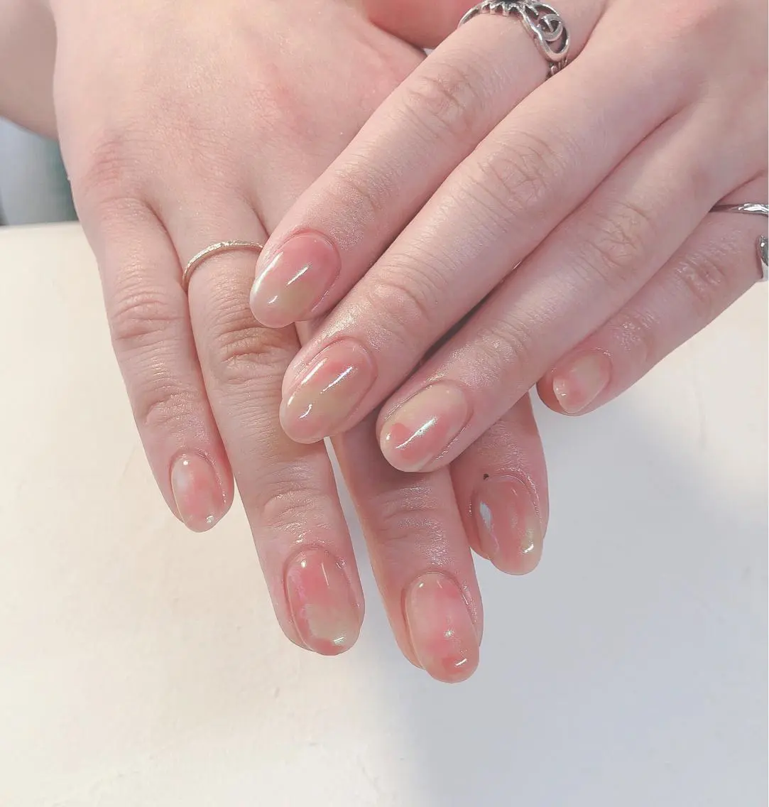 ネイル オーロラネイル グリーン ニュアンスネイル 黄色 ハンドネイル nails 🎀meのネイルデザイン