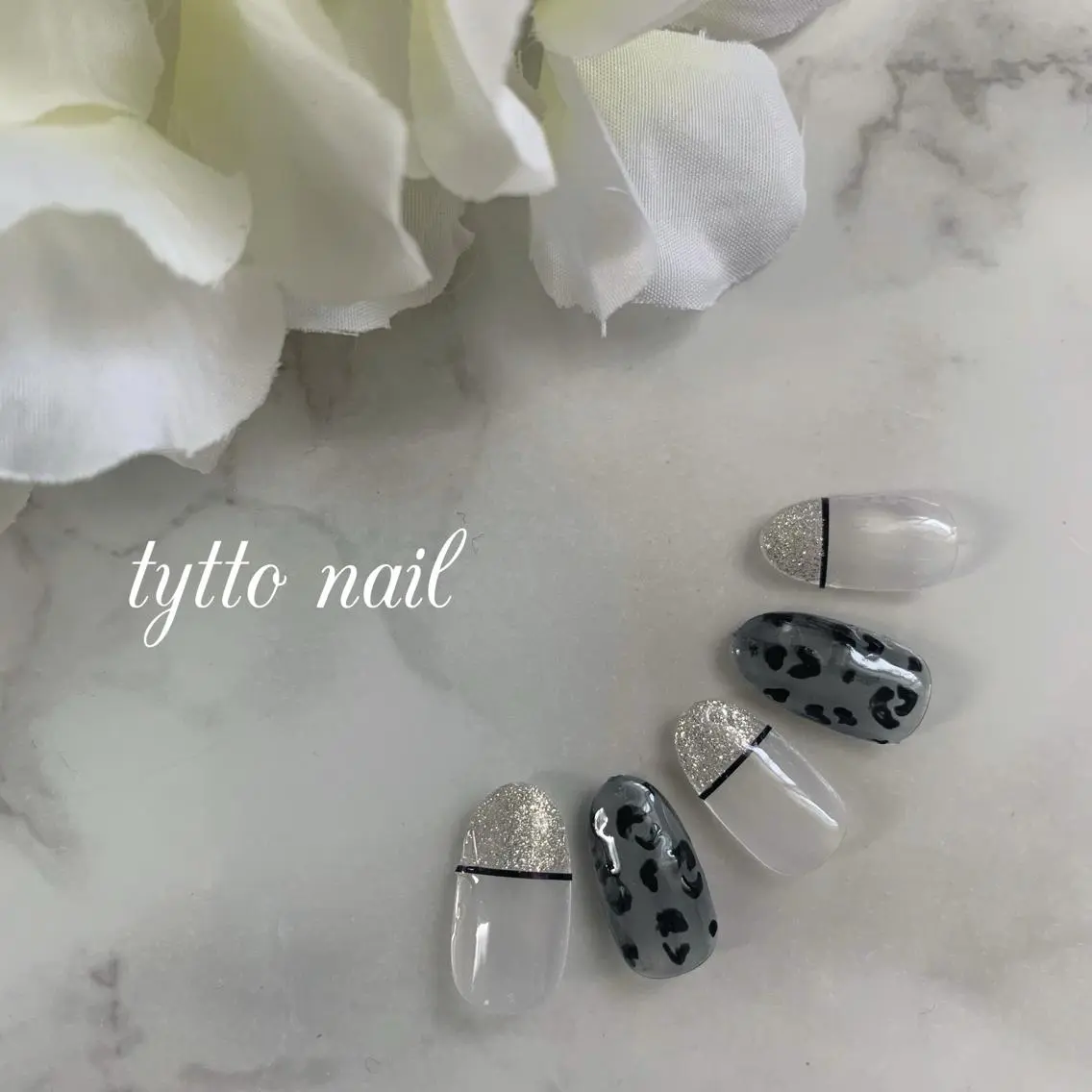 ネイル アニマル柄 フレンチネイル ラメ(グリッター) 冬ネイル ハンドネイル tytto nail ❤︎‪‪eri‪‪のネイルデザイン