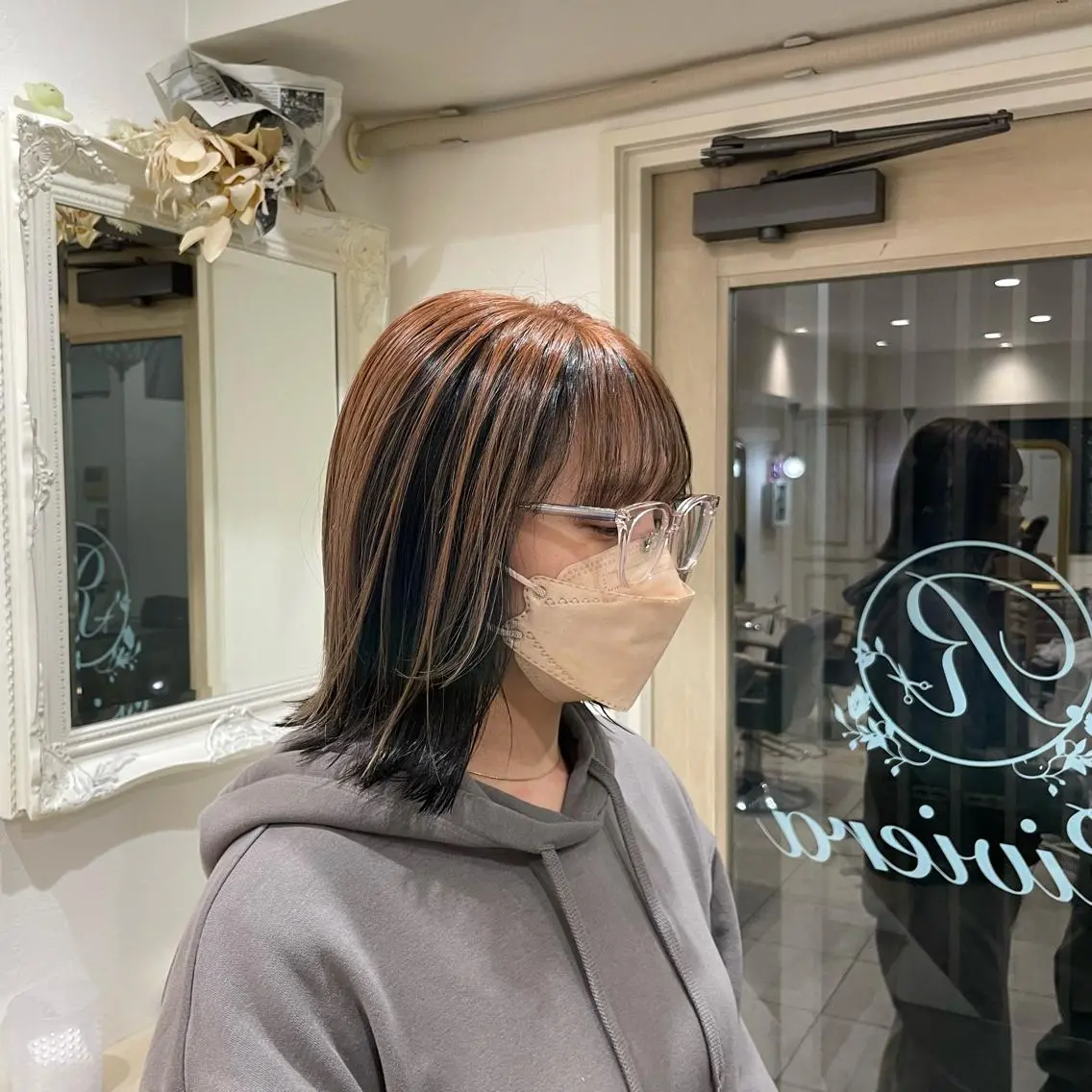 ミディアム レイヤーカット ミルクティーベージュ /三村克彦のヘアスタイル