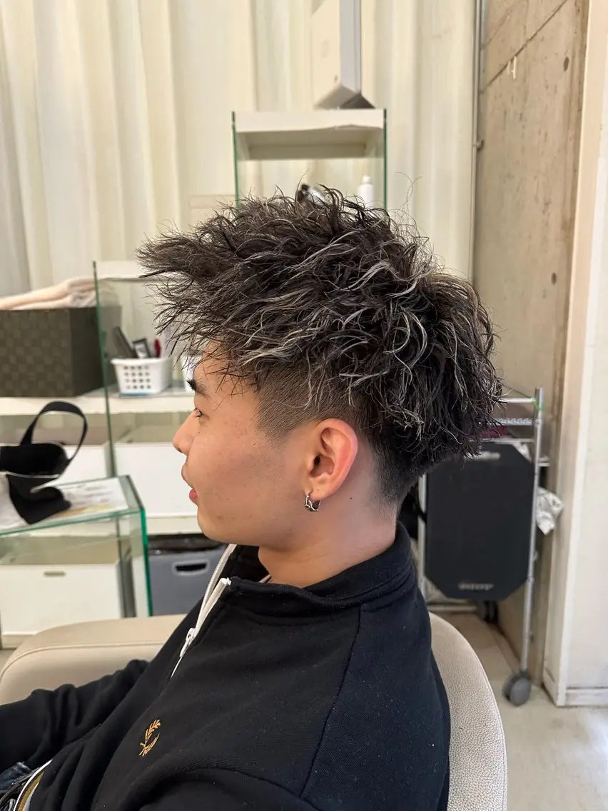 🥇人気No.2🥇似合わせカット×メンズパーマ×ホワイトメッシュ🫧の写真