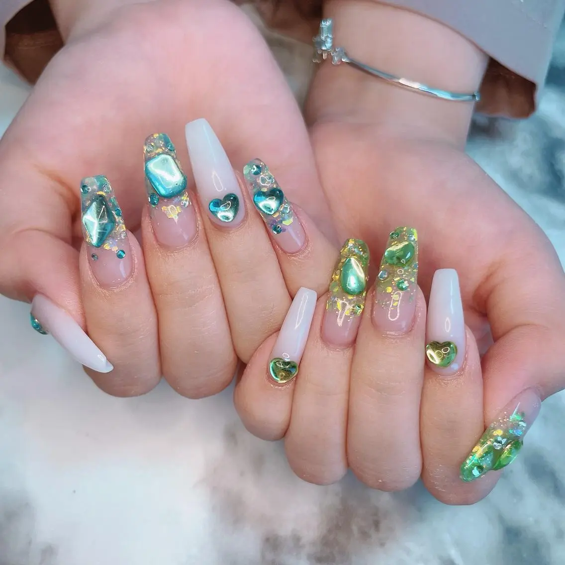 ネイル ハンドネイル Kayo 💅のネイルデザイン