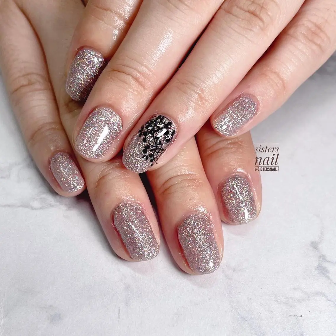 ネイル アートネイル キラキラネイル レース ラメ(グリッター) ワンカラーネイル sisters nail.fのネイルデザイン