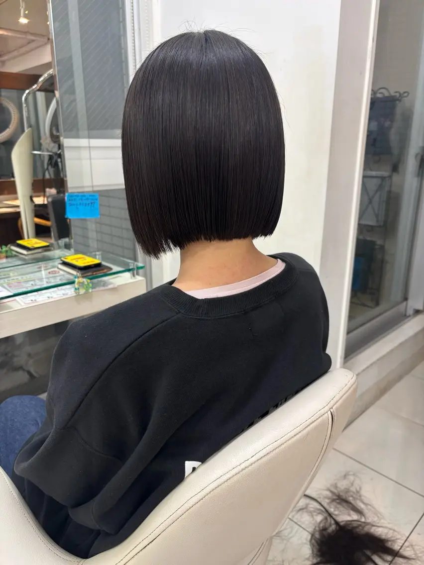 ショート カット ブリーチ透明感カラー /レイヤー👗しずかのヘアスタイル