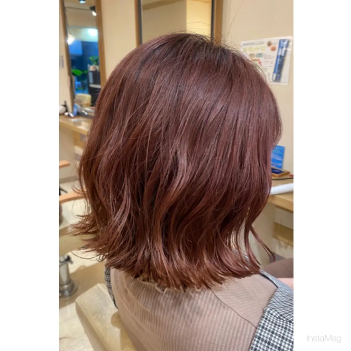 ミディアム カラー ピンクカラー レッドカラー カット ヘアカラー 岩間 香純のヘアスタイル