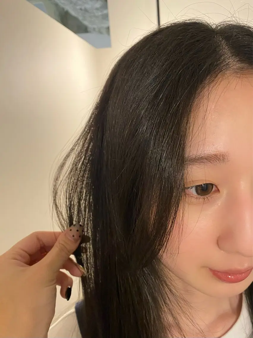 ロング ヘアカラー shuri/透明感カ ラー/レイヤーカットのヘアスタイル