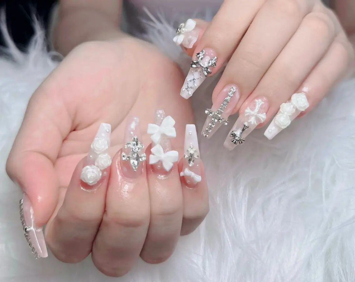 ネイル チークネイル 長さ出し フラッシュネイル フレンチネイル グラデーション ハンドネイル Lenie Nail Salonのネイルデザイン