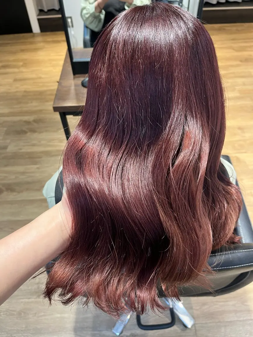 ロング カラー ブリーチ レッドカラー バイオレットカラー ✨艶髪✨ 奈須晴香のヘアスタイル