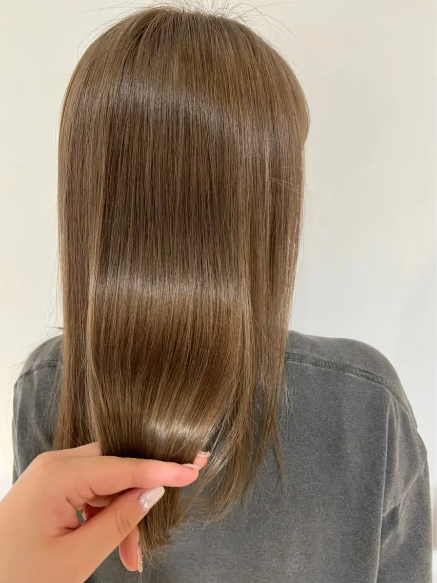 カラー ヘアカラー 和泉田 真白のヘアスタイル