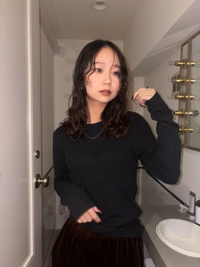 セミロング パーマ セミロングパーマ レイヤーカット🐩 透明感カラー モカのヘアスタイル