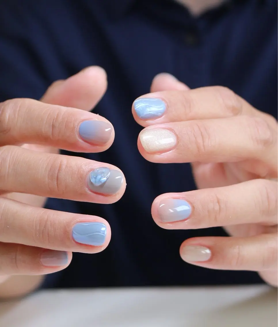 ネイル オーロラネイル ブルー マグネットネイル ミラーネイル ハンドネイル Baku Nailsのネイルデザイン