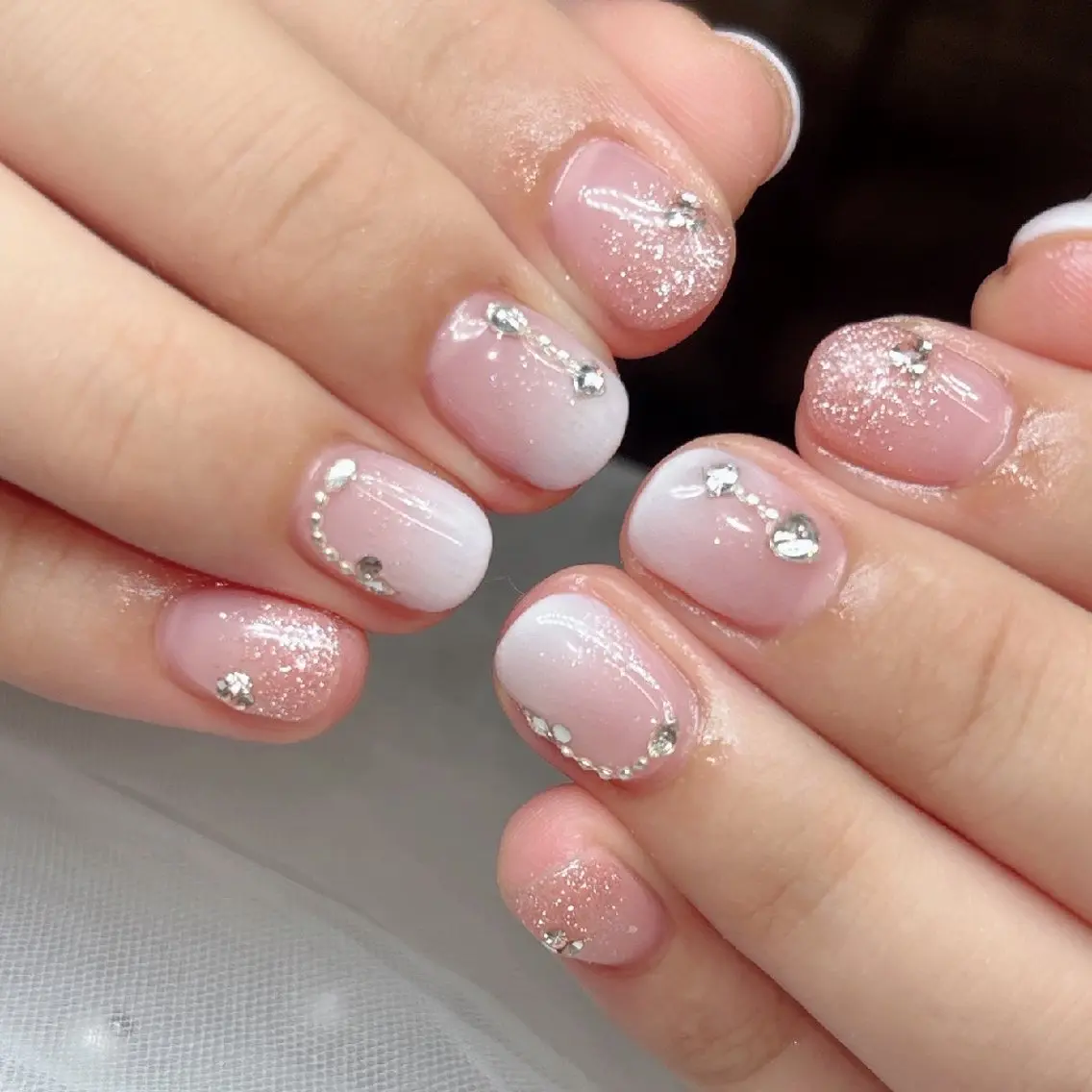 ネイル ストーンネイル ワンホンネイル ハンドネイル ハンドケア 心斎橋Salon Epokkuのネイルデザイン