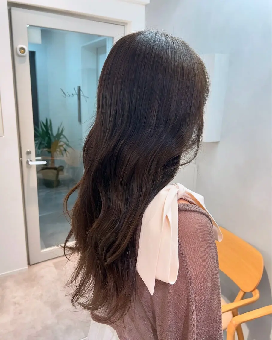 ロング カラー ベージュカラー オリーブベージュ 透明感カラー 🩷ྀིAYAKAのヘアスタイル