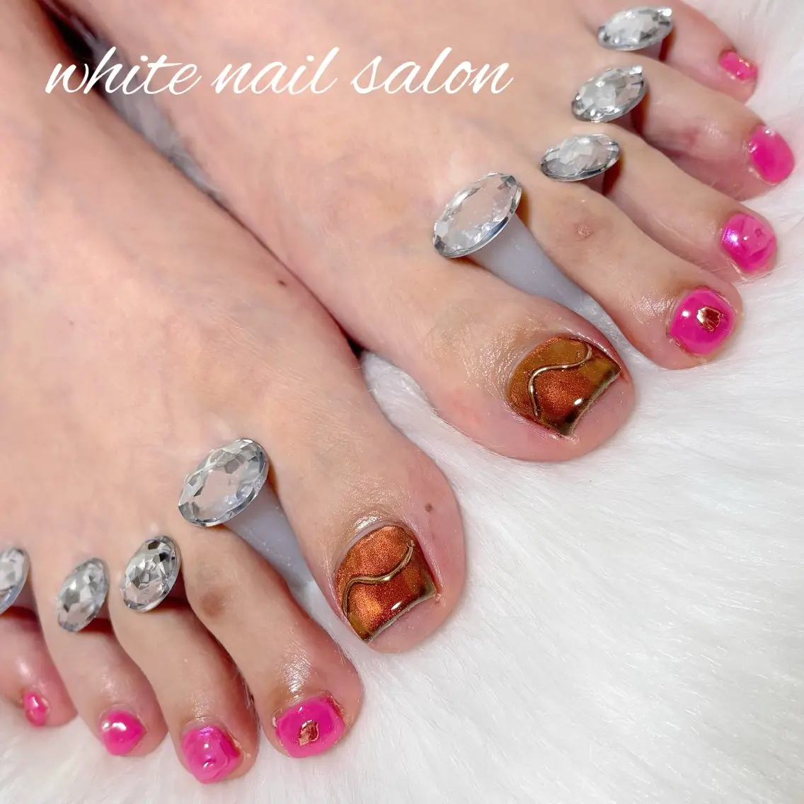 ネイル フットネイル ラメ(グリッター) フットネイル white nail salonのネイルデザイン