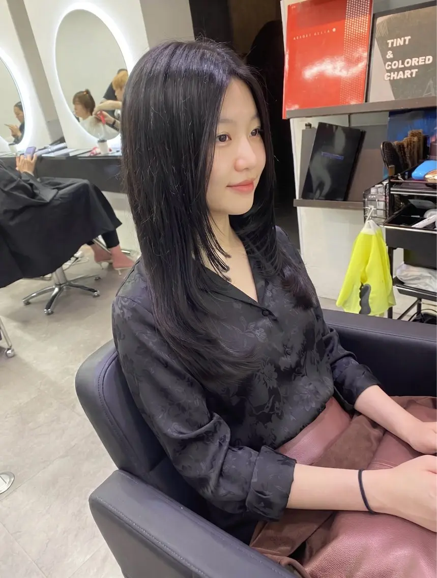 ロング 友田 千栄のヘアスタイル