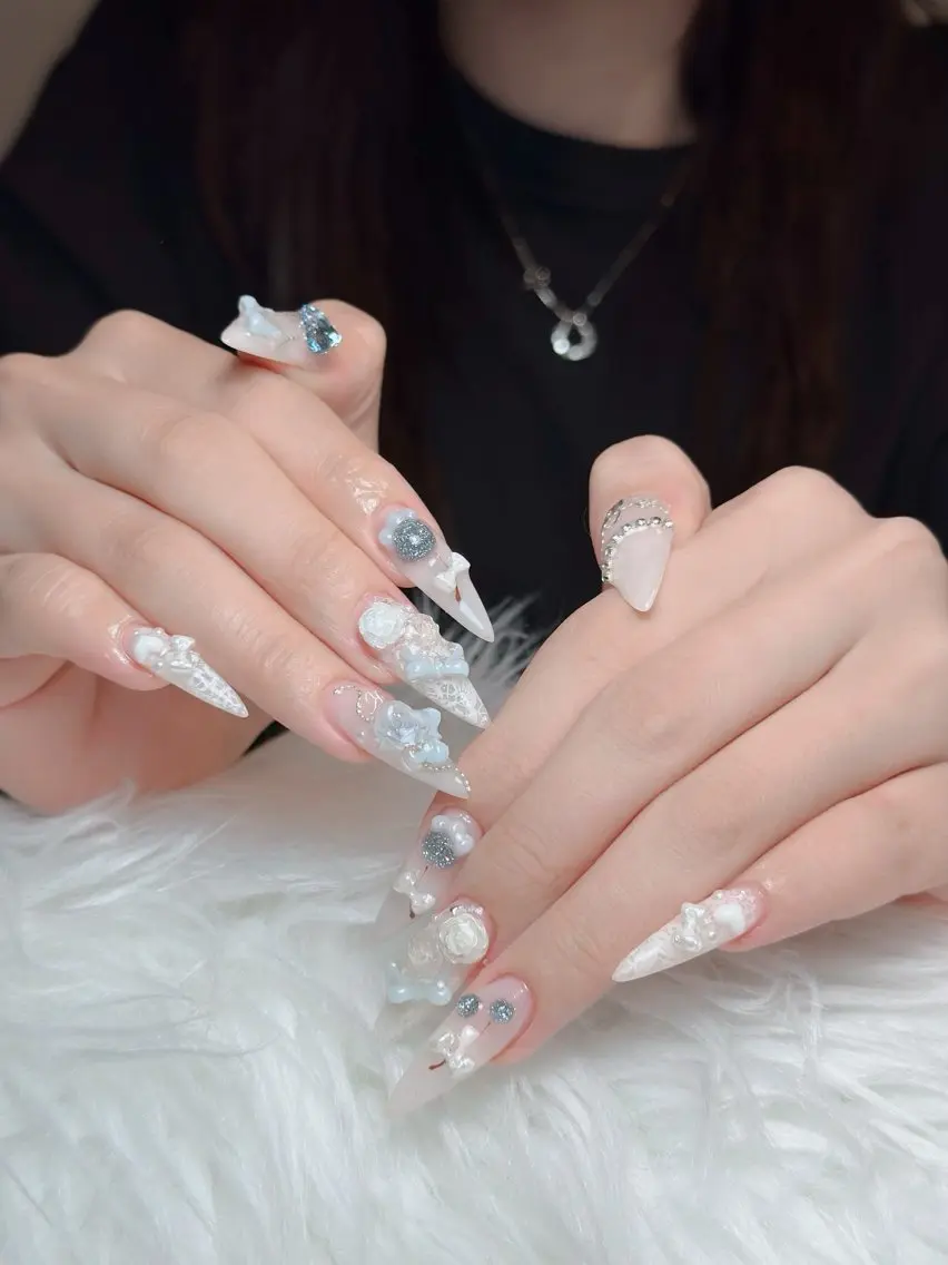 ネイル チークネイル フレンチネイル キラキラネイル 韓国ネイル マグネットネイル ハンドネイル Chibi h.babynailのネイルデザイン