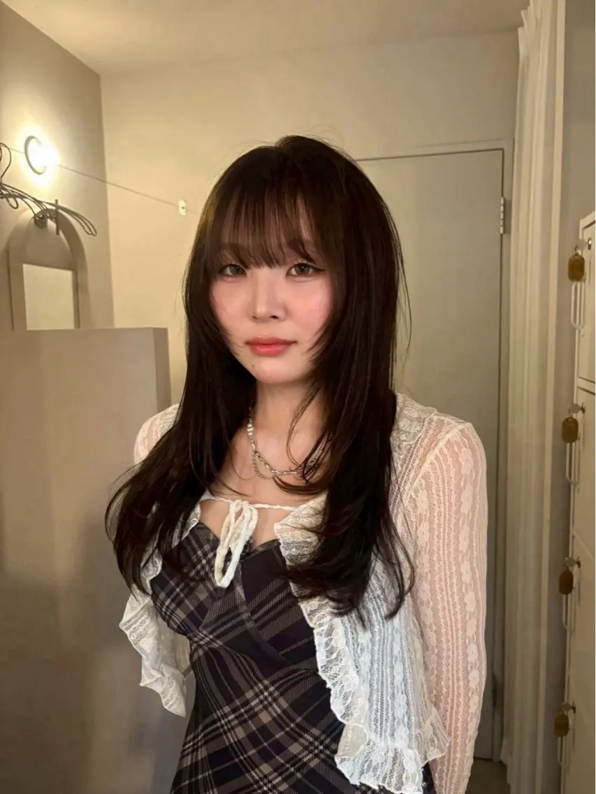 ロング カラー 山内 めいのヘアスタイル