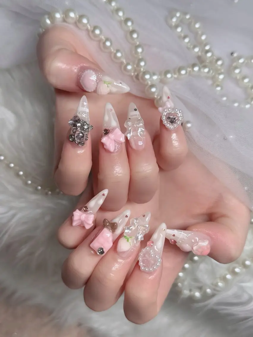 ネイル アートネイル ボルドー フレンチネイル ジェルネイル 氷ネイル・うるうるネイル ハンドネイル Julie NailSalonのネイルデザイン