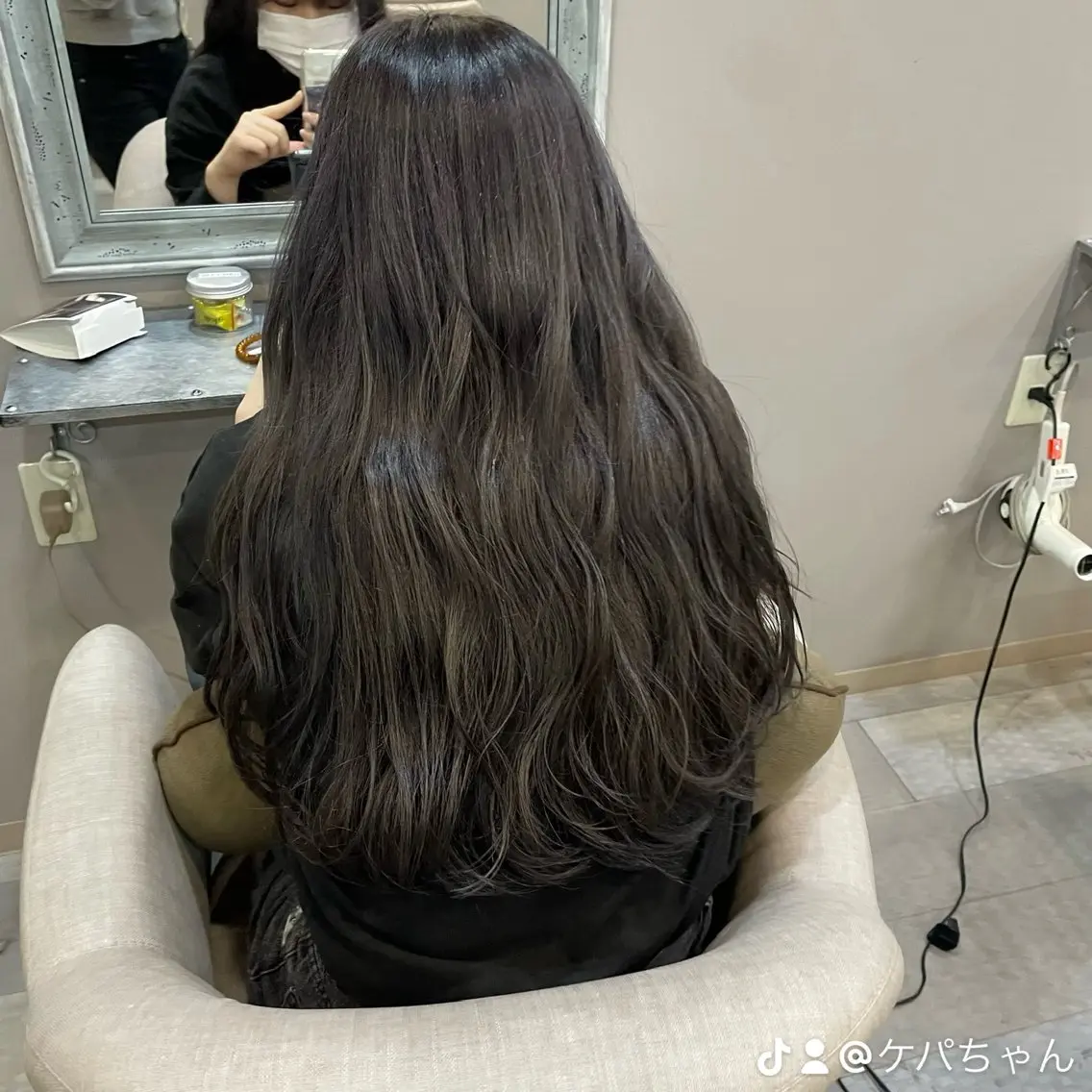 ロング アッシュ トリートメント カット ヘアカラー 池田 優那のヘアスタイル