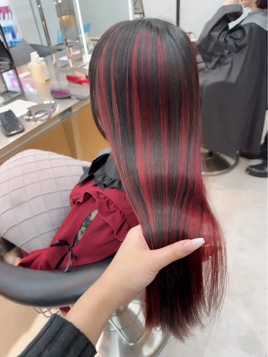 ロング カラー デザインカラー ヘアカラー みのりハイトーン デザインカラーのヘアスタイル