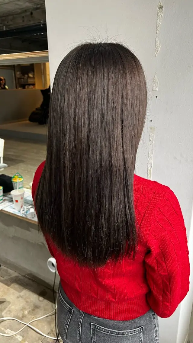 カラー ブリーチ グレージュ ヘアカラー 夏見 柚羽のヘアスタイル