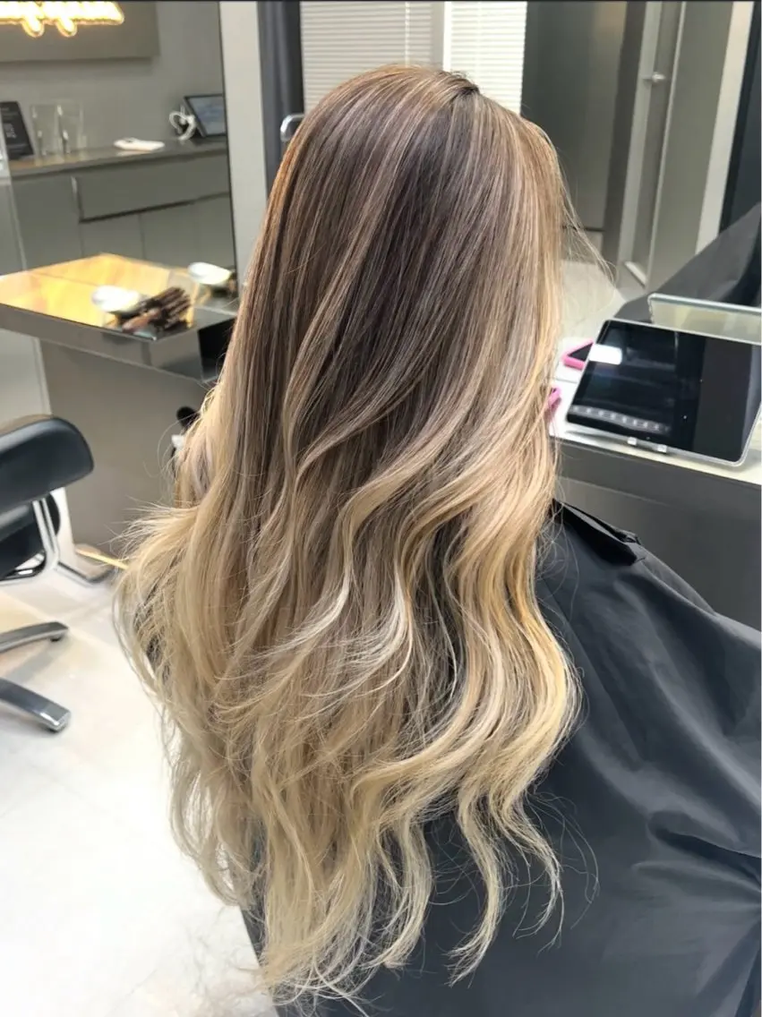 ロング レイヤーカット トリートメント ヘアカラー トリートメント Kotomi 🇺🇸💋のヘアスタイル