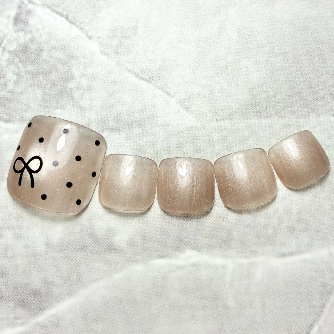 ネイル フットネイル シンプルネイル フットネイル nailsalon liccáのネイルデザイン