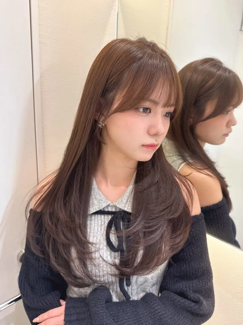 ロング カット ヘアカラー トリートメント shion 透明感カラーのヘアスタイル