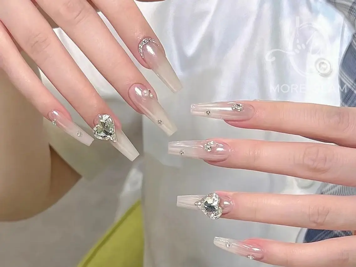 ネイル 長さ出し フットネイル フレンチネイル ジェルネイル 韓国ネイル MoreGlam ネイルのネイルデザイン