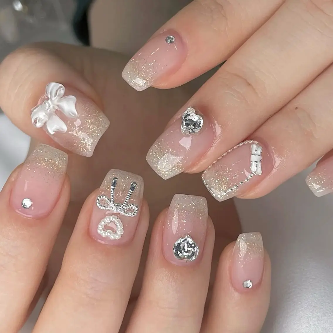 ネイル キラキラネイル 韓国ネイル 水色 マグネットネイル ミラーネイル ハンドネイル Akina Nail 亀戸のネイルデザイン