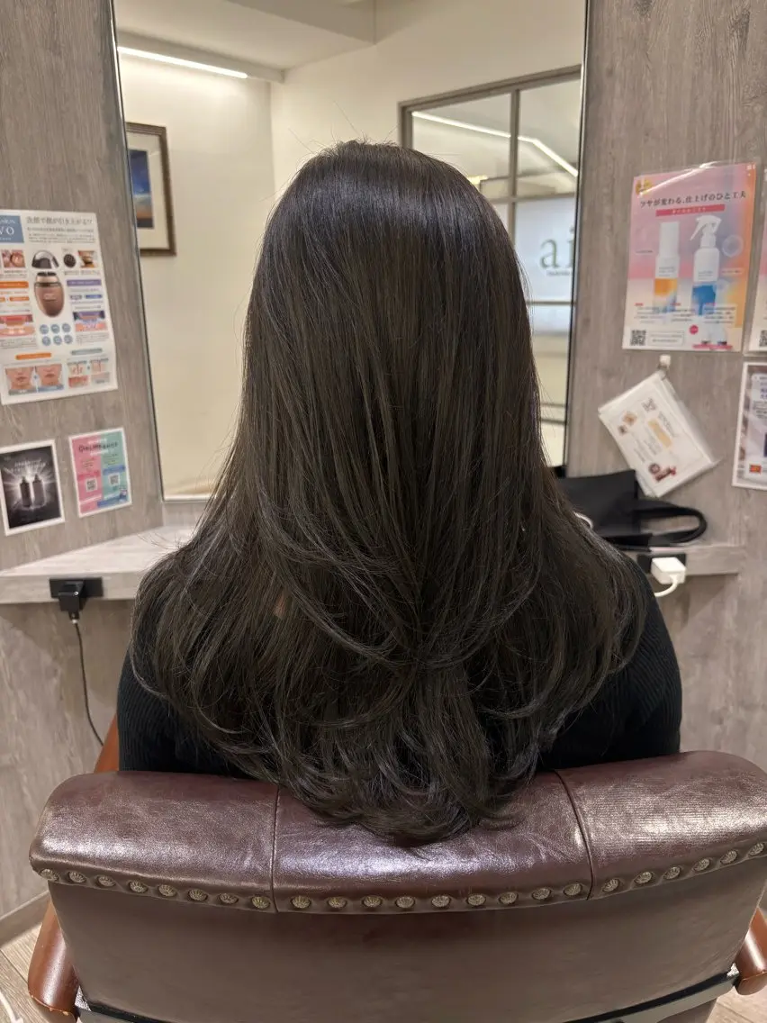 セミロング ホソダ ルミのヘアスタイル