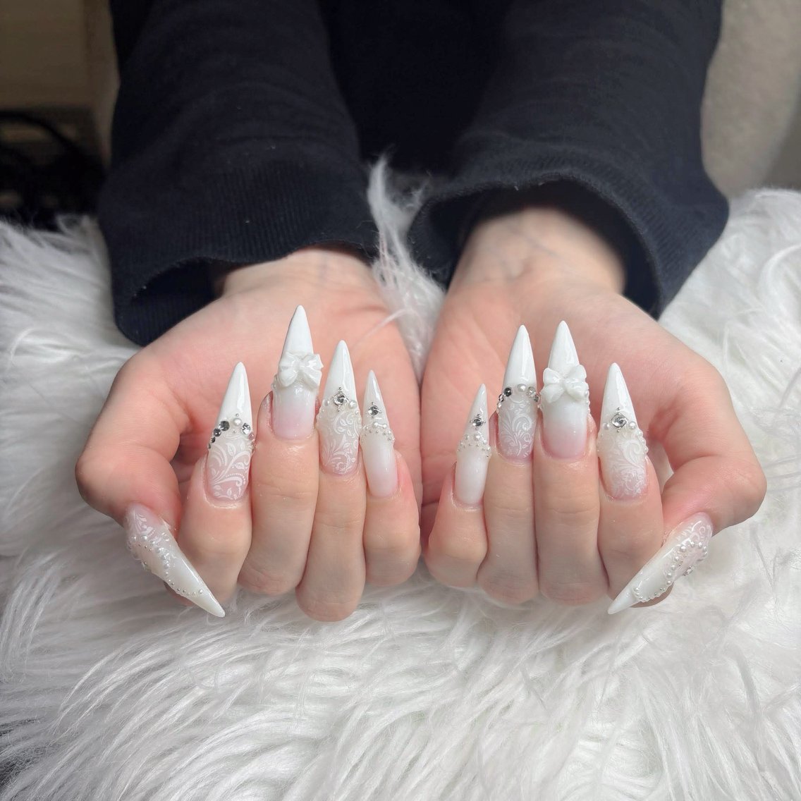 ネイル フットネイル フレンチネイル グラデーション 韓国ネイル ロングネイル ハンドネイル Hot Nail Salonのネイルデザイン