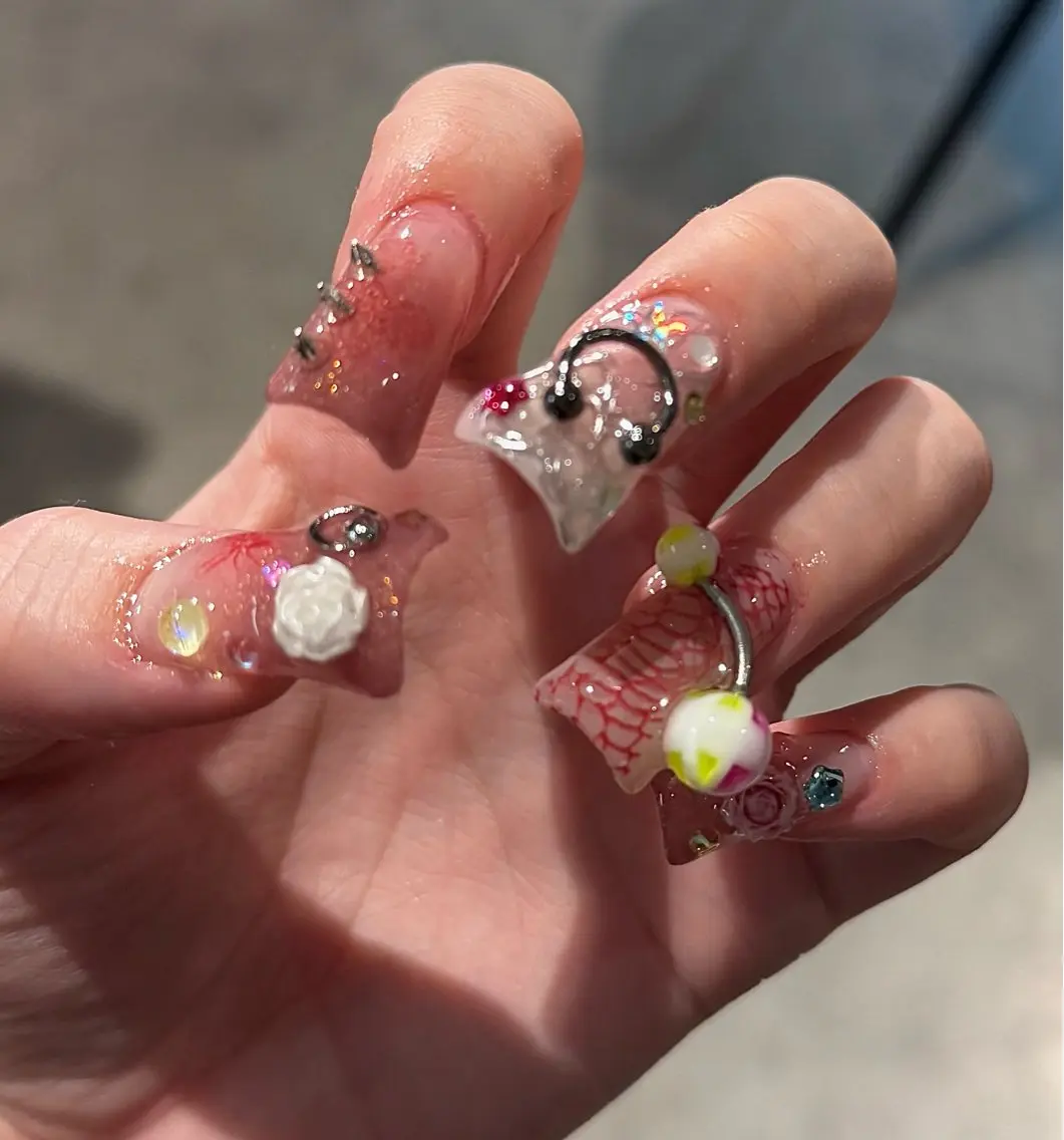 ネイル ハンドネイル and MOON / shizukuのネイルデザイン